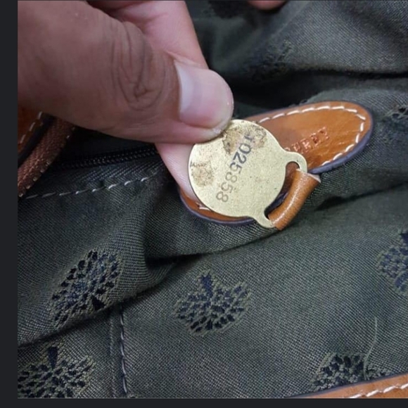 🚫‼️ DONT BUY THESE IMPOSTER MULBERRY BAGS🚫⛔️ - Picture 2 of 6